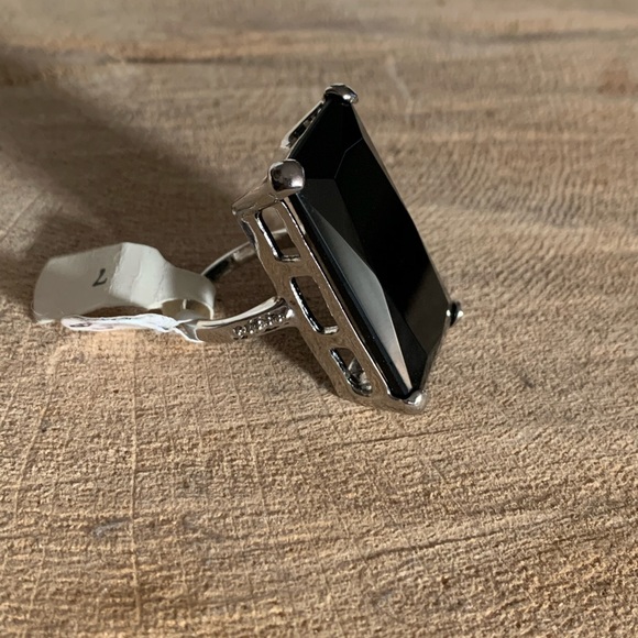 Ring - Picture 3 of 6